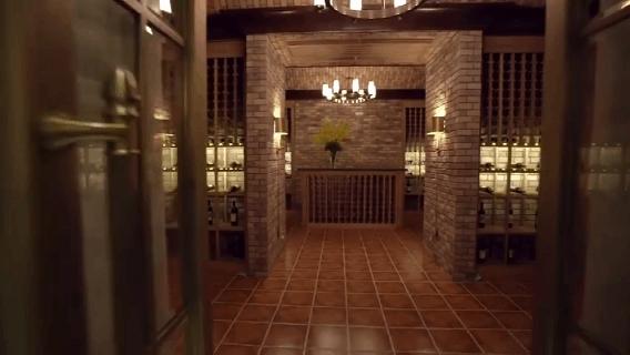 几百万元别墅吊灯,10万一次的吊灯保洁费