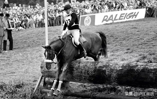 93岁高龄英女王年轻时,93岁年轻女王