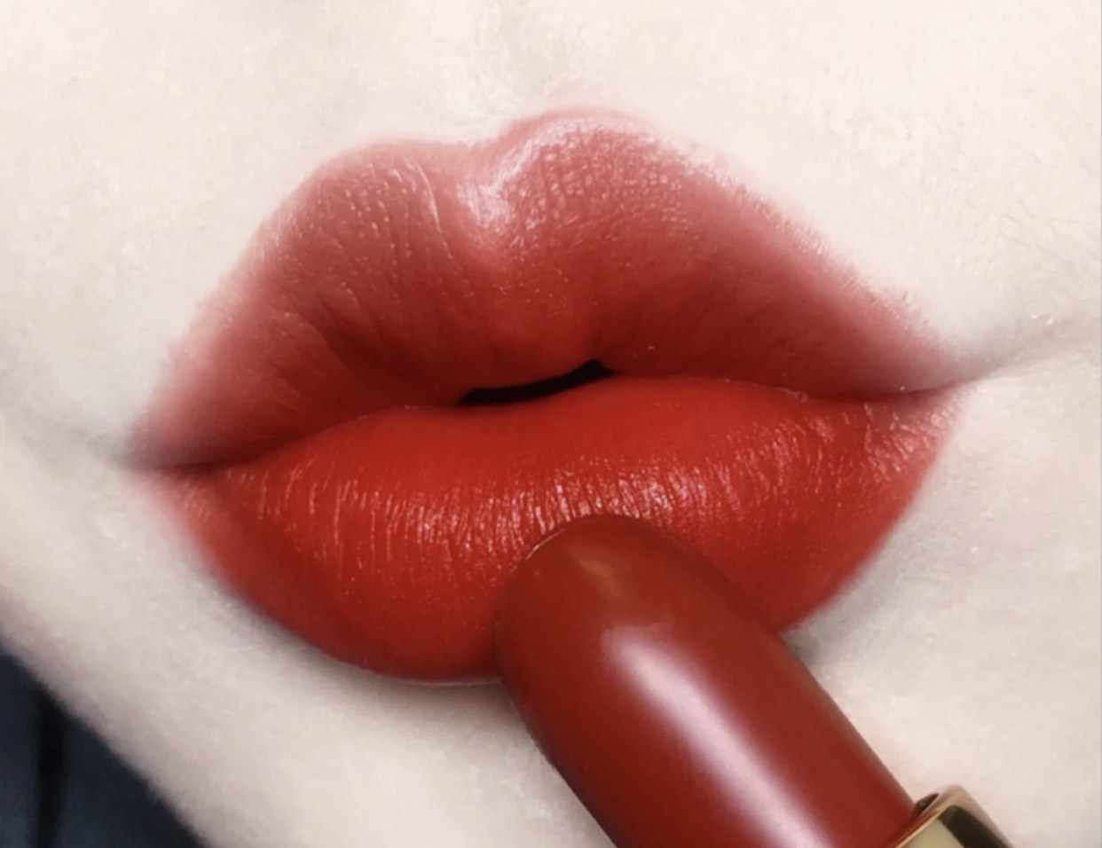 娇兰214和tf16哪个好看,tf经典黑管口红16号