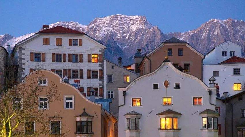 施华洛世奇花漾魔力寓意 (施华洛世奇的花样魔力)