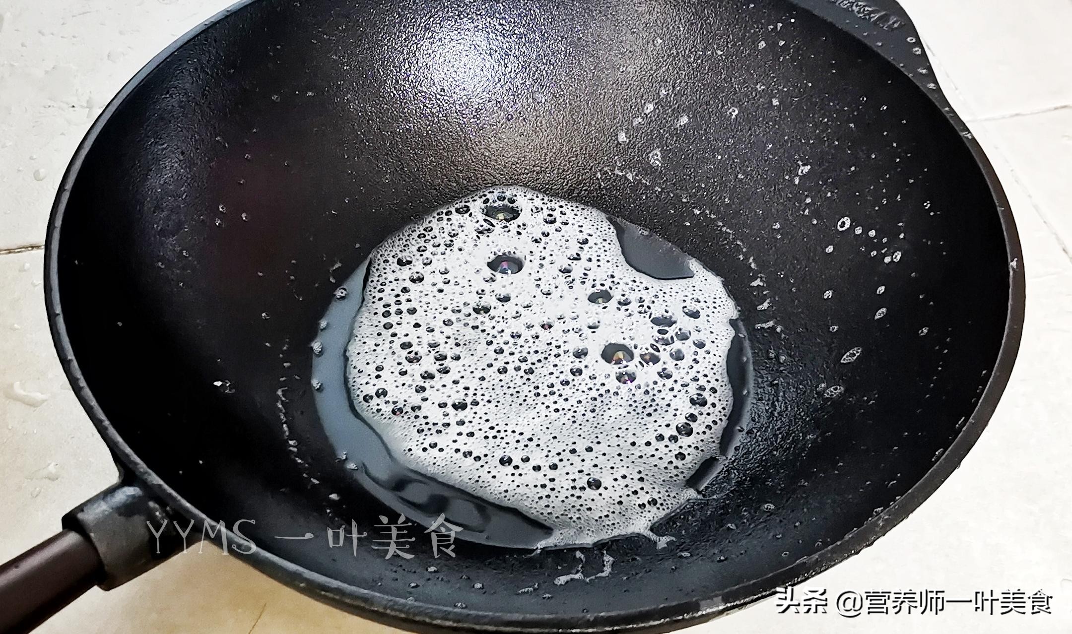 炒锅怎样开锅不粘锅,炒锅如何煎鱼不烂