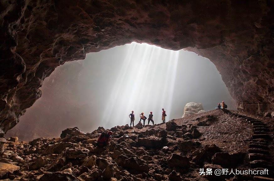 湖北15岁少年溶洞探险落水失踪，溶洞探险被困我们应该如何保命