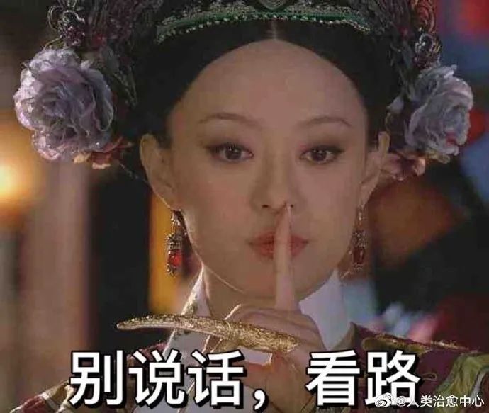 看到铲屎官终于回家，立即安心地睡着了|冷段子1986