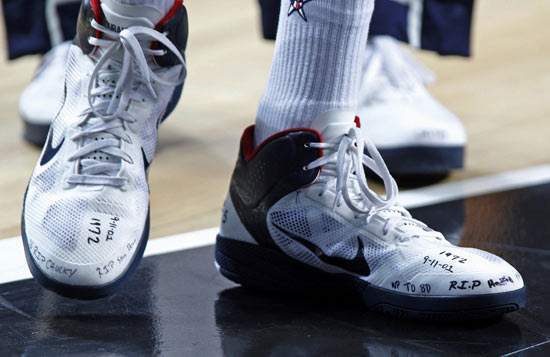 杜兰特的脚是不是扁平足,杜兰特的脚大了一些