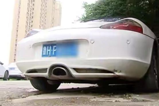 2017年曾“消失”济南融汇爱都小区外保时捷连停五年说法不实