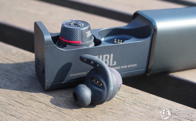 JBLUAFLASH运动耳机,jbl蓝牙运动耳机使用方法