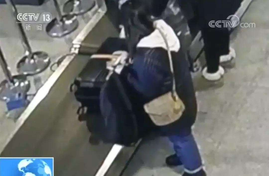 女子藏两斤多黄金,女子体内藏两斤多黄金