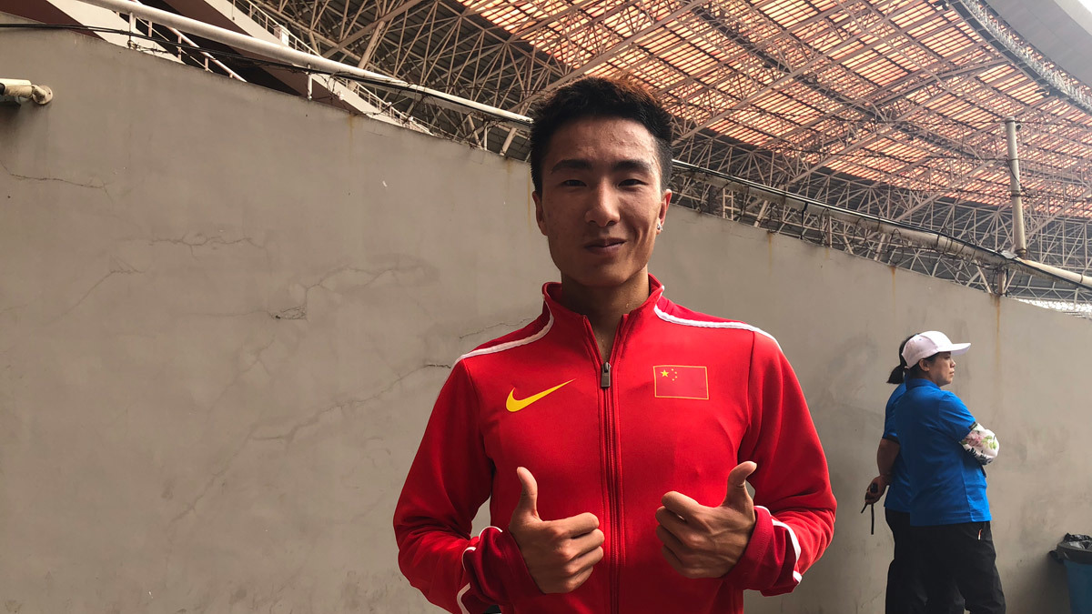 2022彭建华上海马拉松成绩,南京马拉松彭建华夺冠跑进210