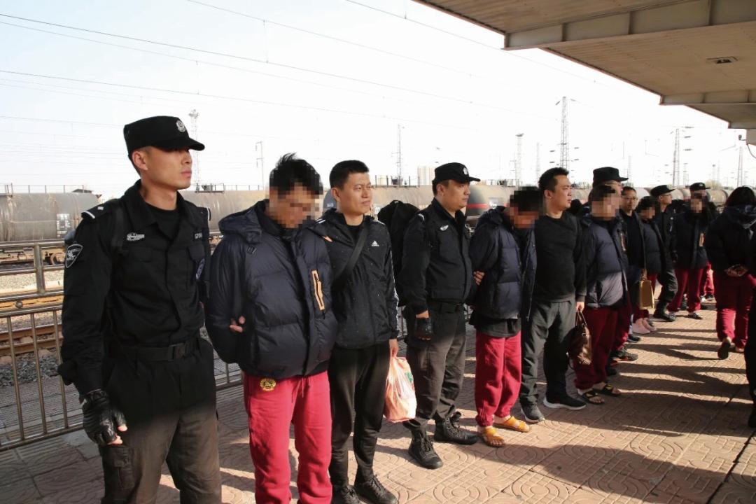 巨划算的奢侈品原单，是真的吗？答案在这家神秘的羊肉馆里