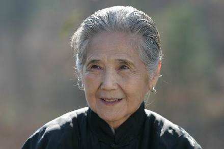 小花奶奶去世后视频,小花奶奶去世了