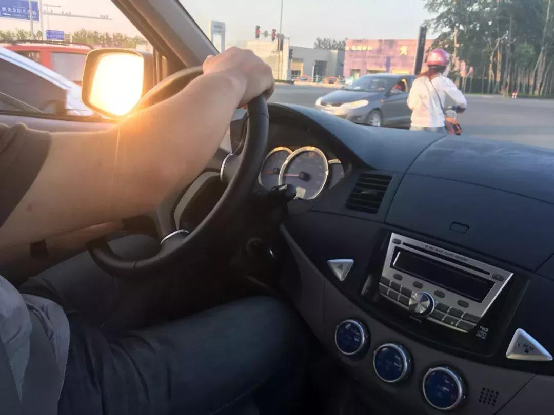 三菱君阁这款车怎么样,三菱君阁底盘件