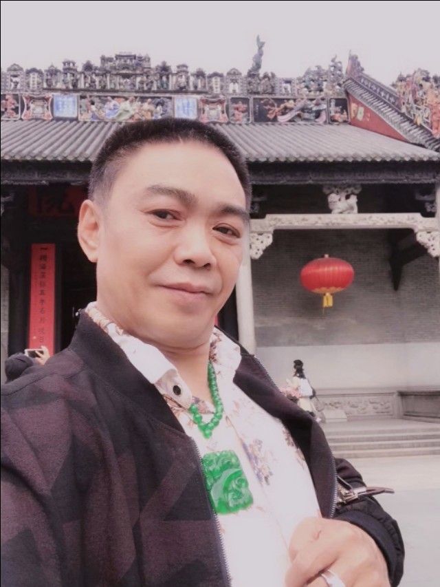 真翡翠和假翡翠最简单鉴别方法,教你几招怎么鉴别翡翠的小妙招