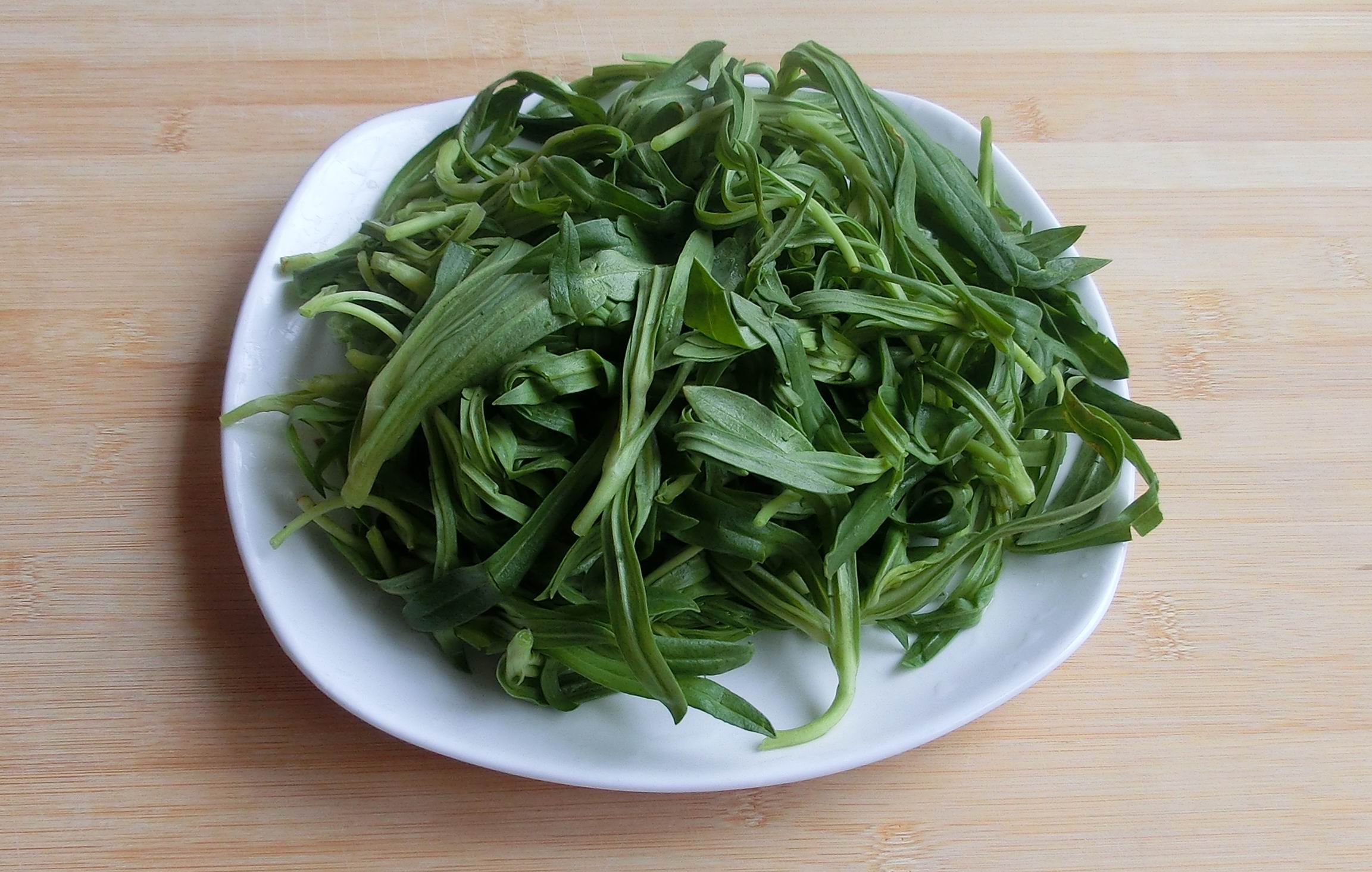 荠菜野菜大全,有一种野菜它长得像一根根面条