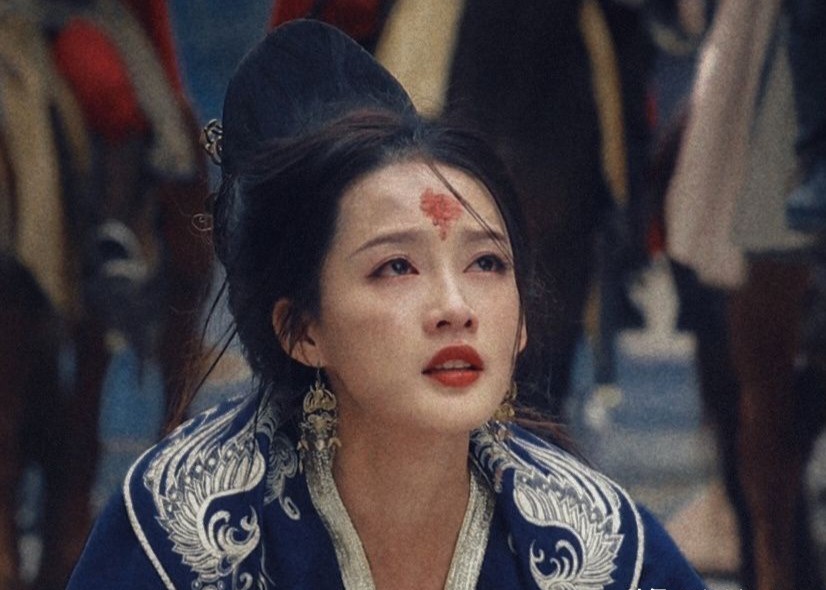 背后有背景却一直捧不红的女明星,却怎么都捧不红的4位女明星