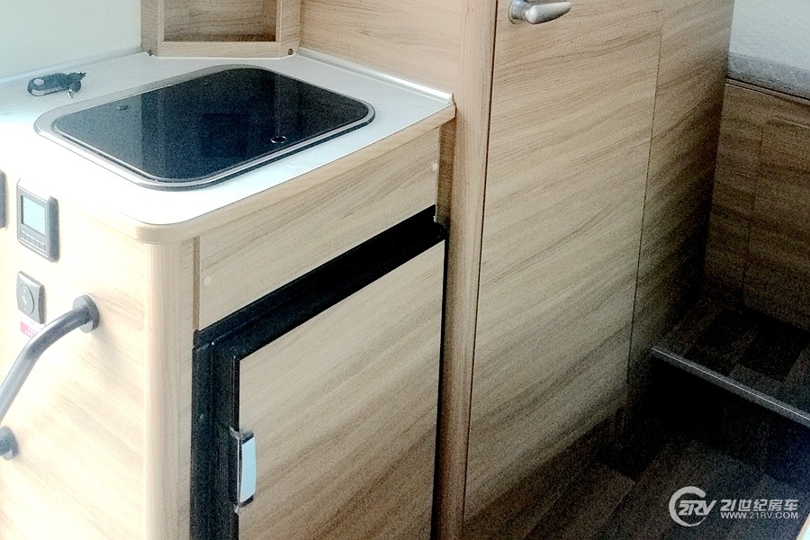 双逆变器+330W太阳能中通驰维6600售价46.98万元