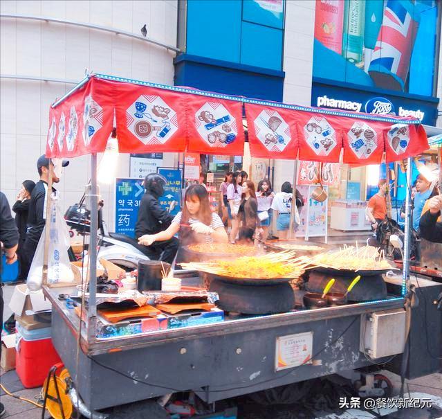 韩国首尔夜市摆摊视频,韩国街边露天摊