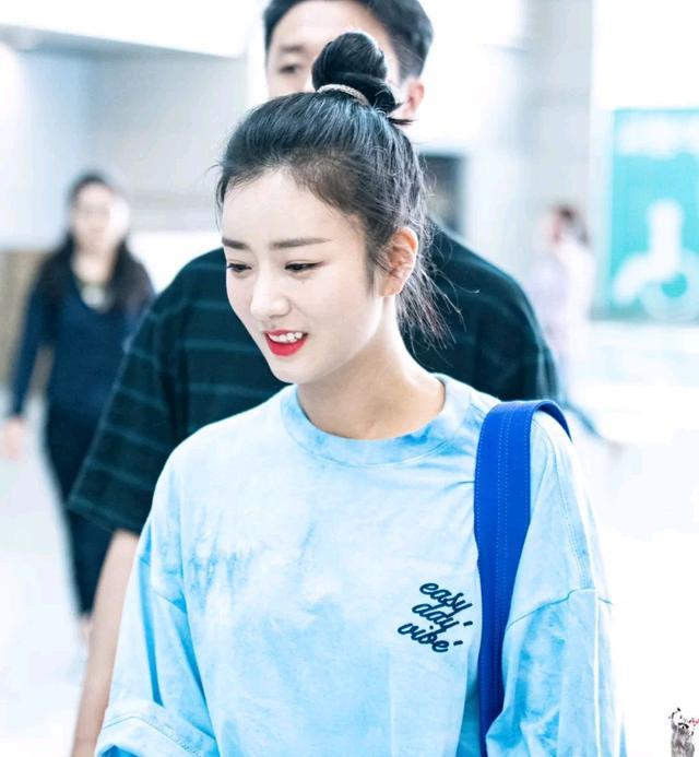 丸子头过时了?那是你不会扎!教你5种洋气扎法,好减龄