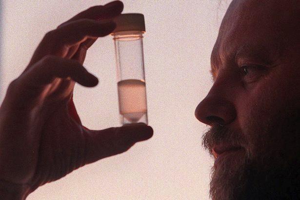 克隆羊多莉之父背景,多莉克隆羊之父