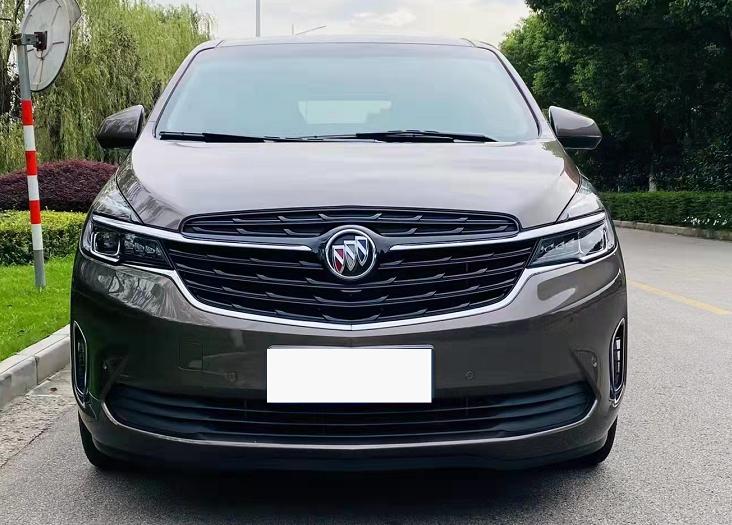 别克gl8商务车2.4经典用车体验,别克gl8商务车3.0旗舰车更修长