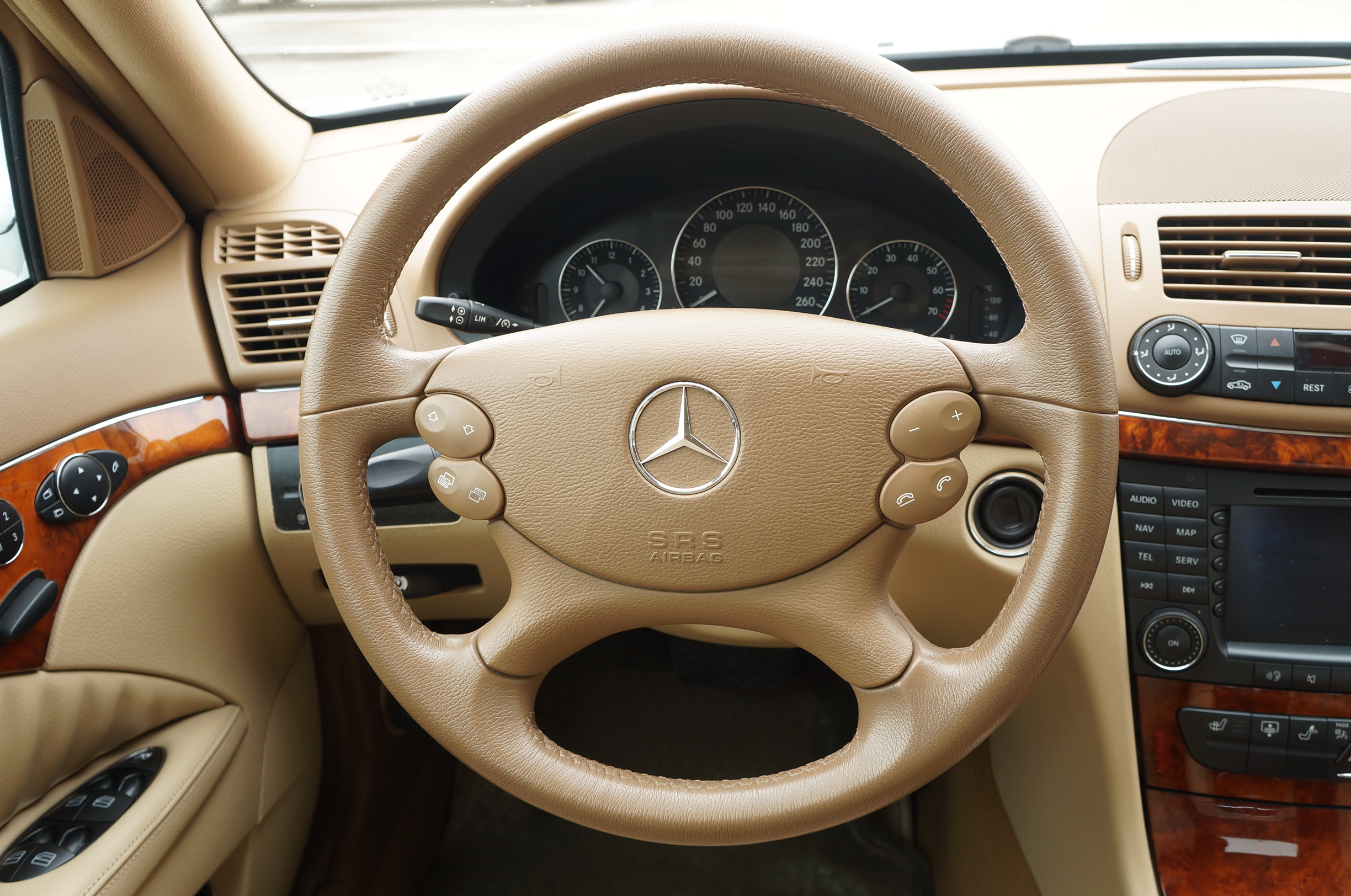 四眼老款奔驰e280,四眼奔驰e280值得入手吗