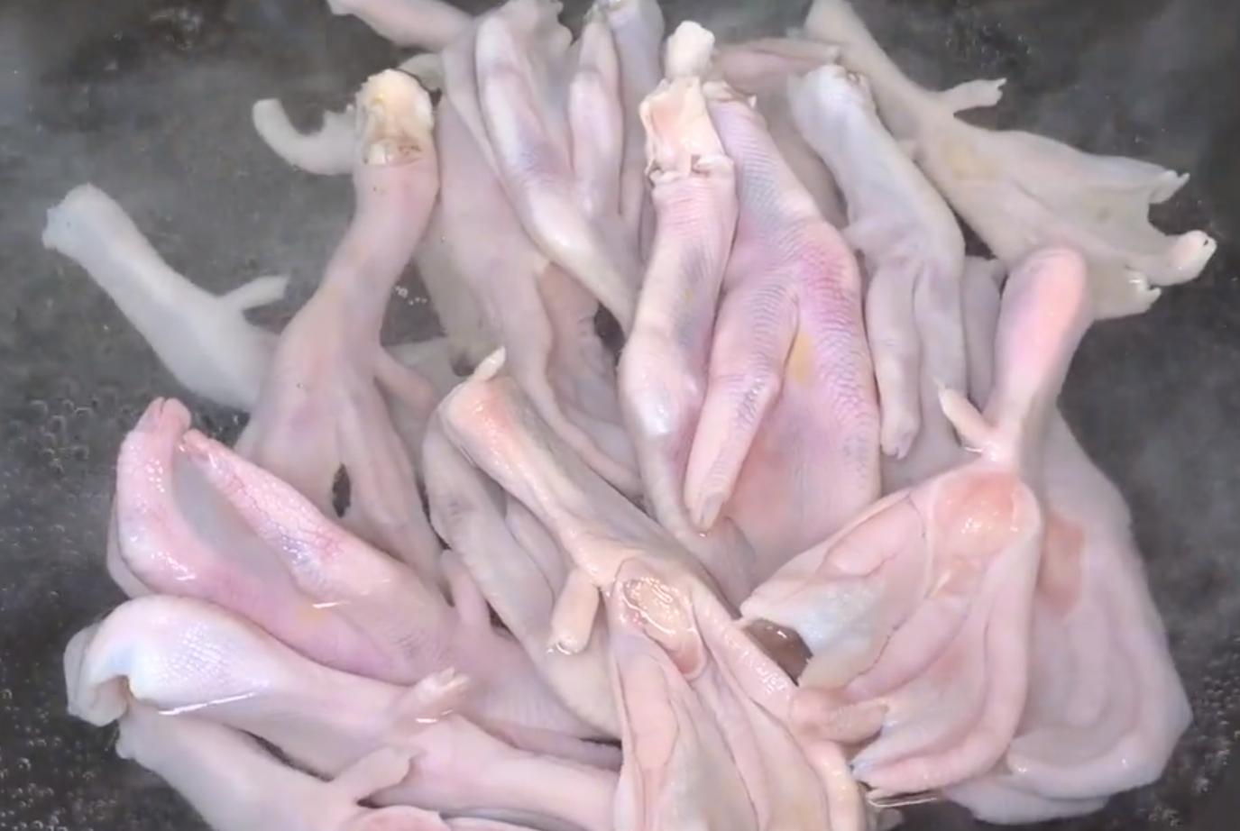 传统卤鸭掌做法,卤鸭掌家庭版正宗制作方法