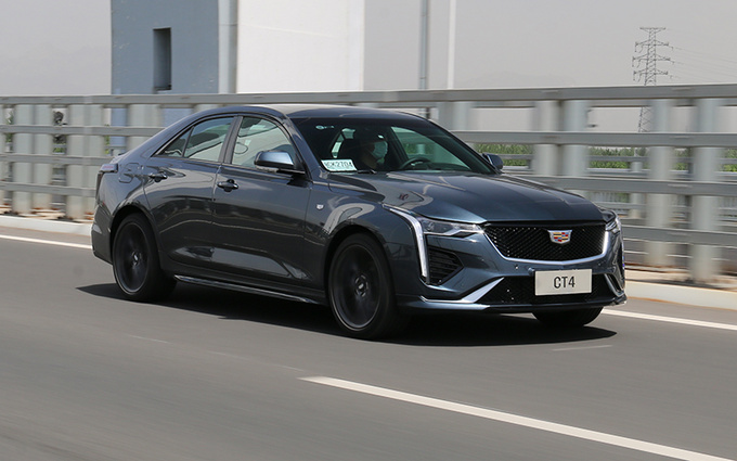 凯迪拉克CT4试驾评测,凯迪拉克ct4和ats空间对比