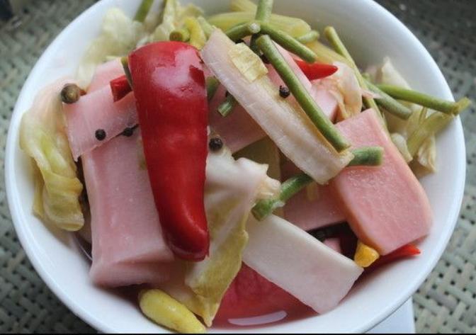 大叔被泡菜腌制100年,卖泡菜大叔