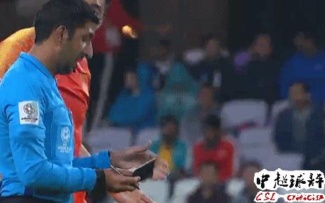 冯潇霆红牌,泰国队犯规