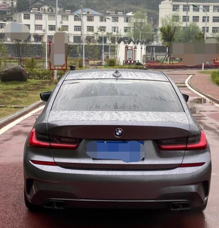 2020款宝马320lim运动,喜提2022款宝马320li炭黑