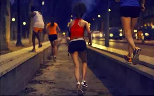 经常跑步的人有什么好处,跑步的好处长期坚持有13个益处