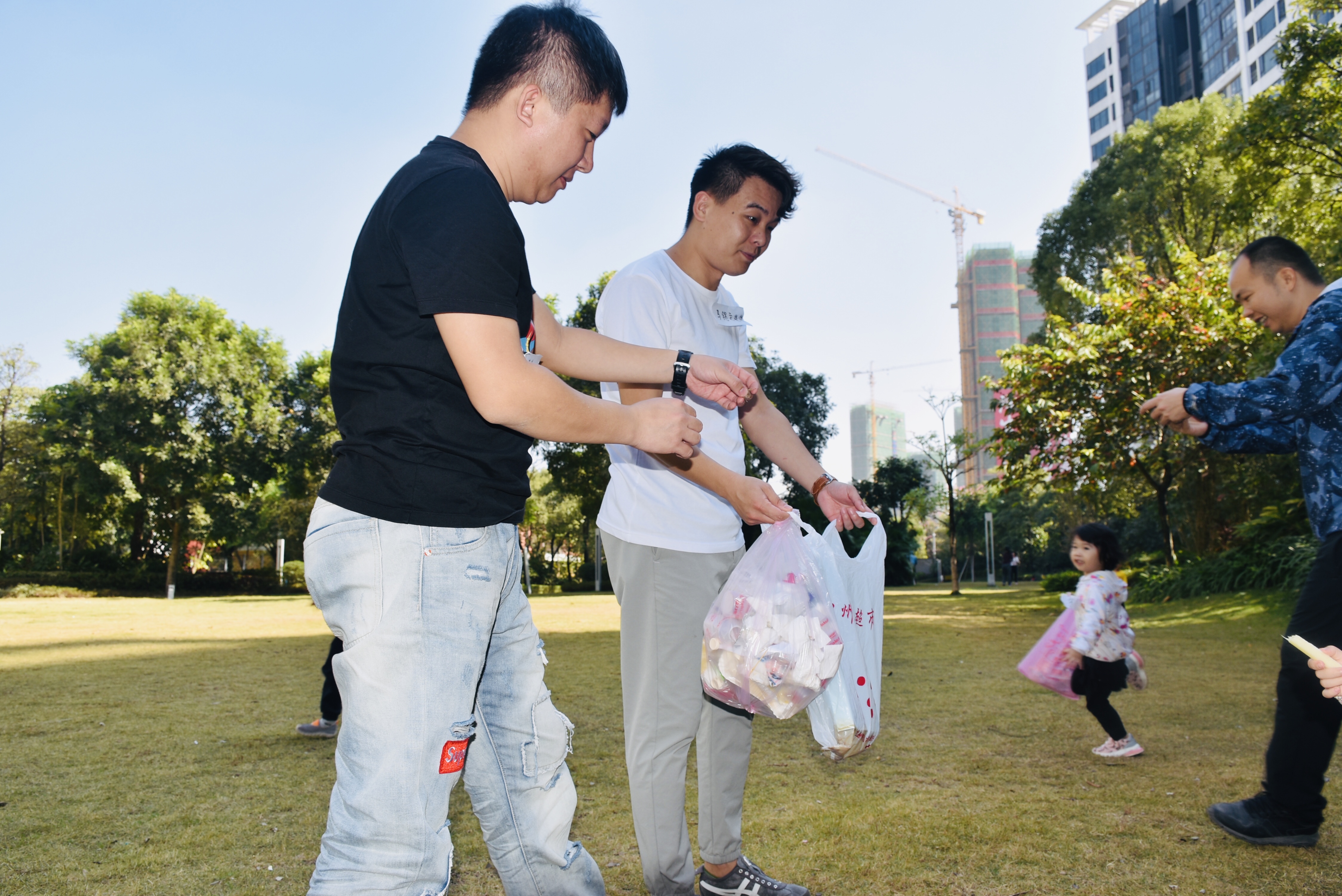 亲亲小二，我们约会吧！——记中信小二班环保主题野餐趴