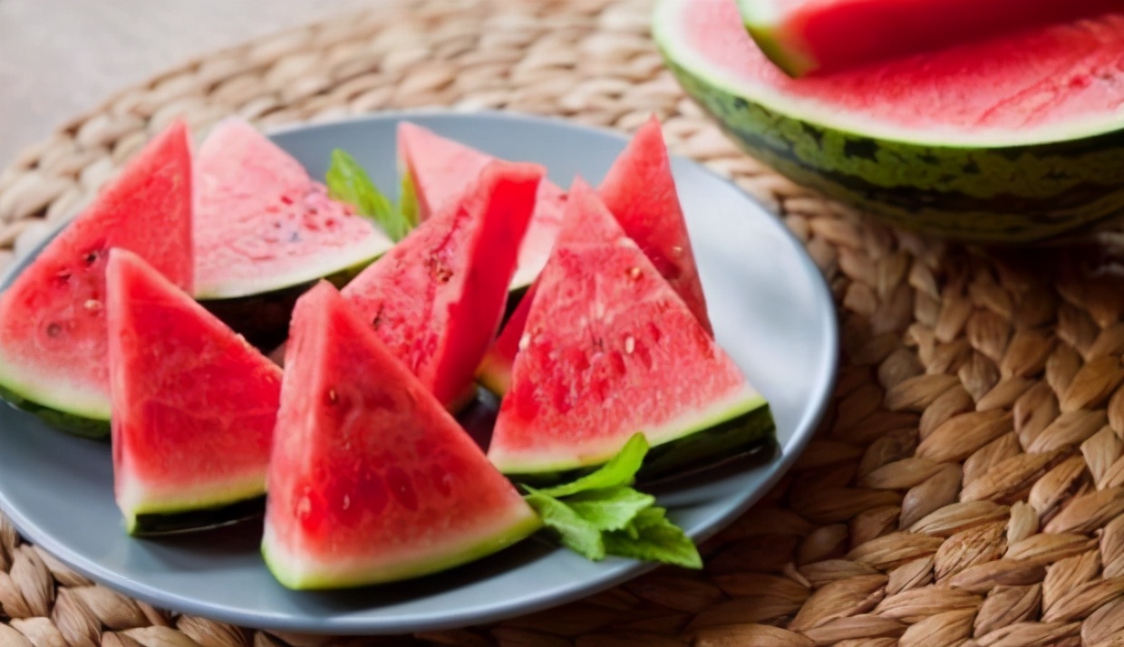 买西瓜要怎么挑,买西瓜技巧听声音高低