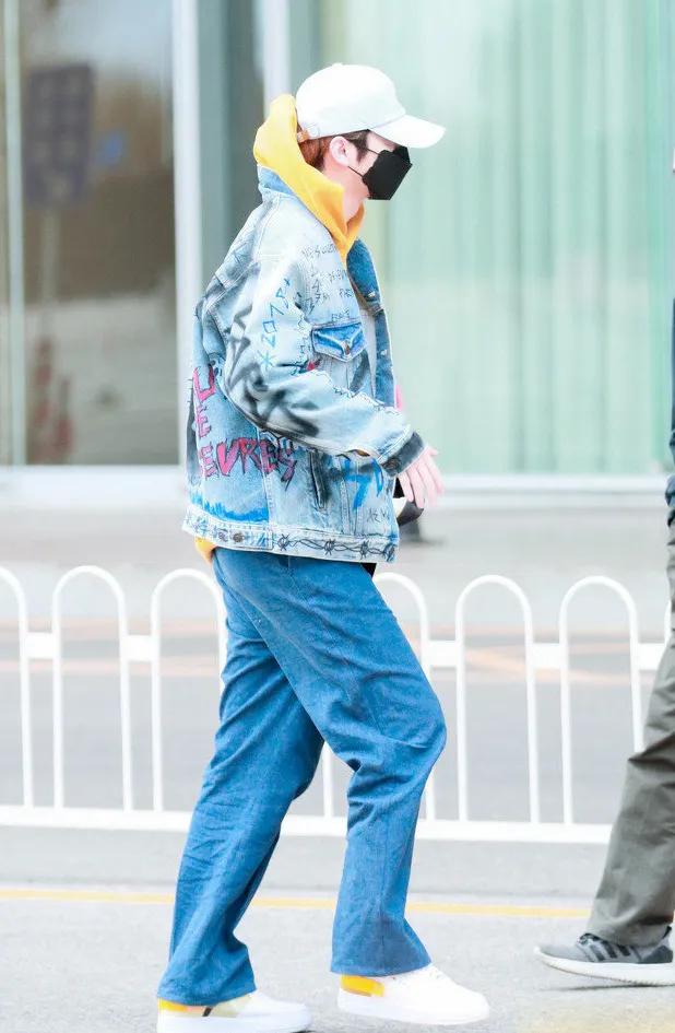 防疫造型大赛第二弹，杨幂热巴刘雯...戴口罩也挡不住的时髦感