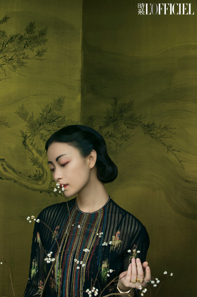 倪妮复古造型挑眉,倪妮最新造型图