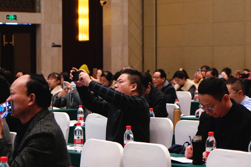 这所年轻学校的“教育奇迹”引来百余位教育同仁观摩学习