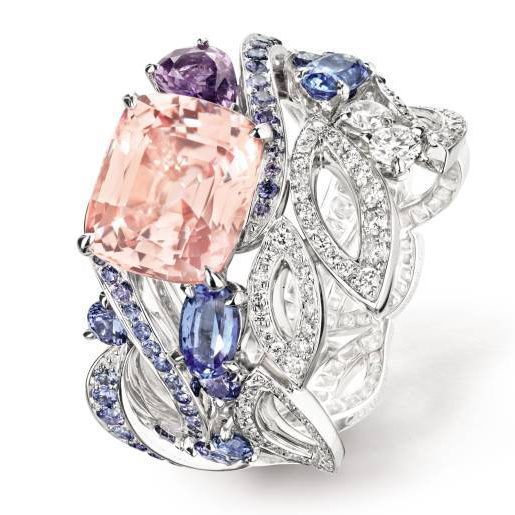 似朝霞，如红莲，这种宝石美得有点贵