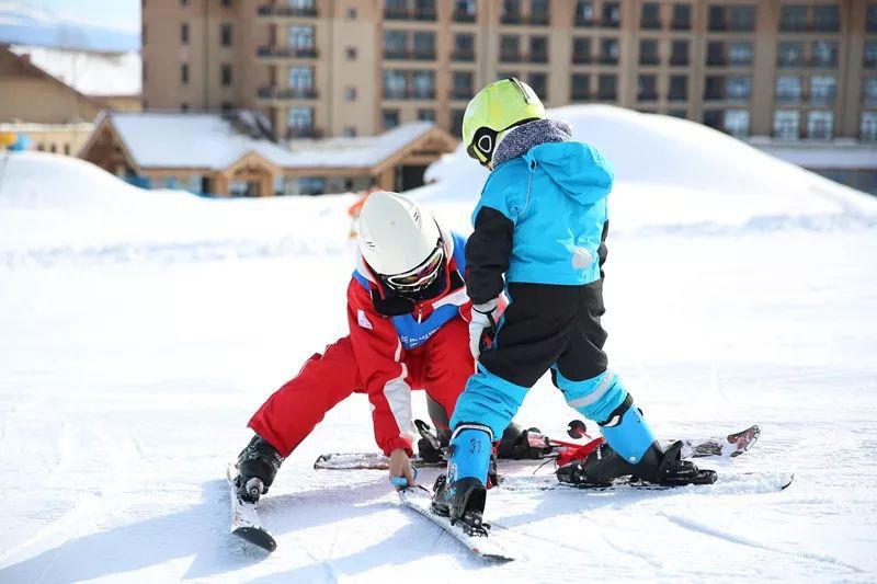 亲爱的黑龙江游客，开往吉林的G48次列车即将启程……