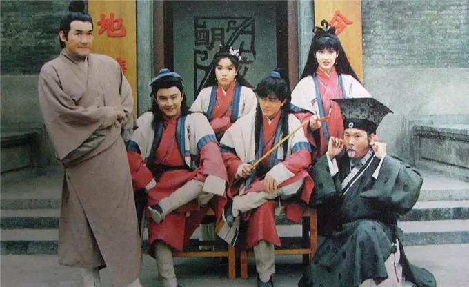 唐伯虎点秋香周星驰苦笑,唐伯虎点秋香周星驰最佳拍档