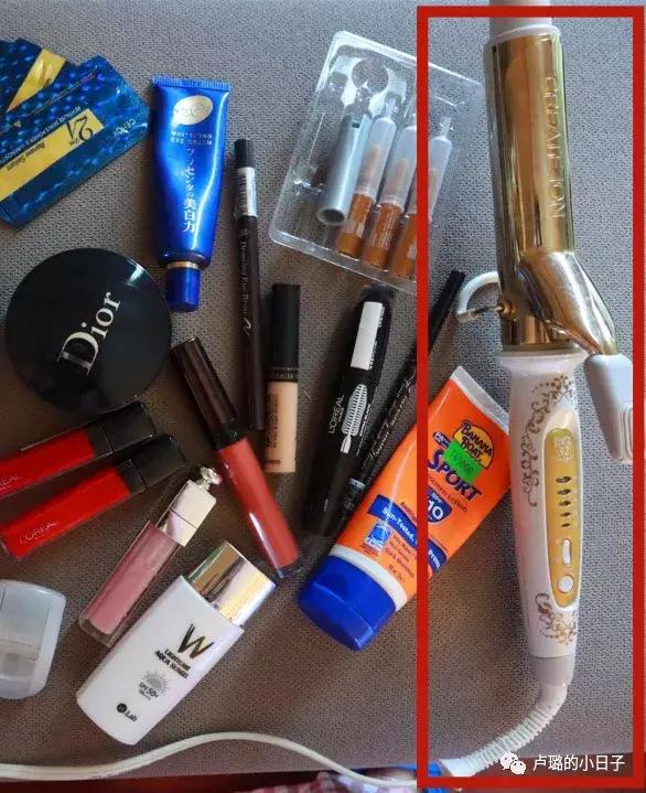 短期旅行必备化妆包是什么,出门手提袋便携女时尚化妆包