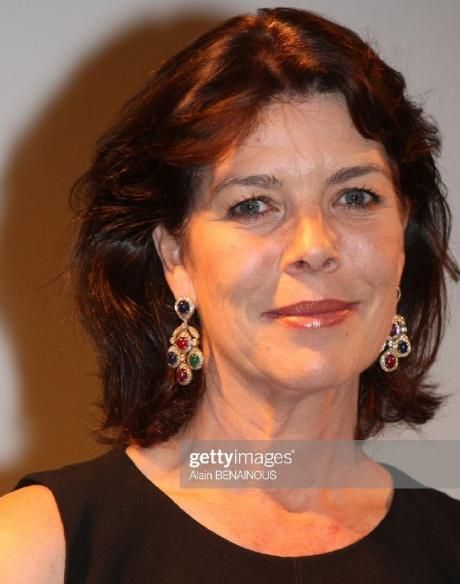 英国王室珠宝红宝石,英国皇室珠宝35克拉蓝宝石胸针