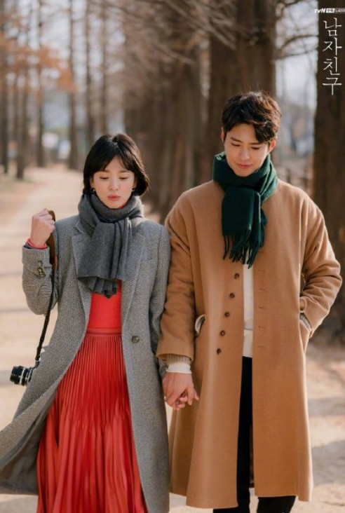 宋慧乔浪漫满屋包包,宋慧乔米兰时装周背的什么包