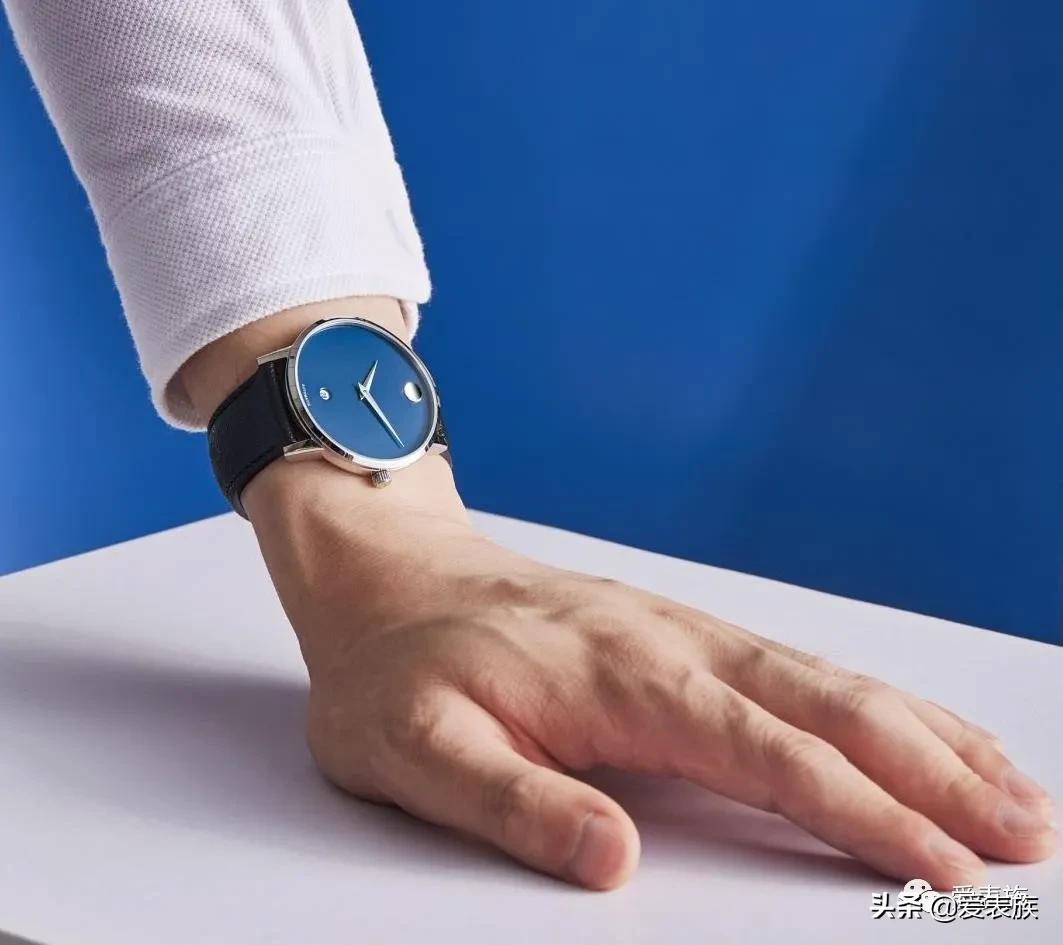 将简约注入腕表灵魂，它诠释了对时间独特的见解
