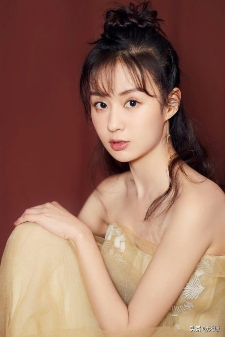 刘美西子乍一看还以为是一个日本人的名字,其实她是刘亦菲的别名