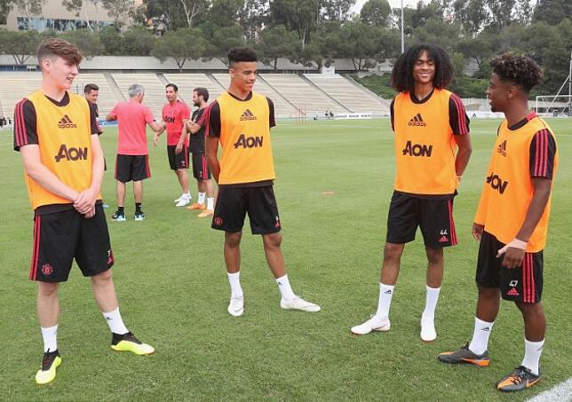 内维尔问弗格森谁超出了他的预期,索尔斯克亚三问内维尔