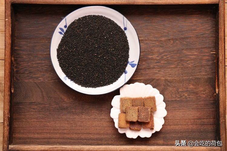 吃黑芝麻的好处补血养颜,吃黑芝麻功效好处