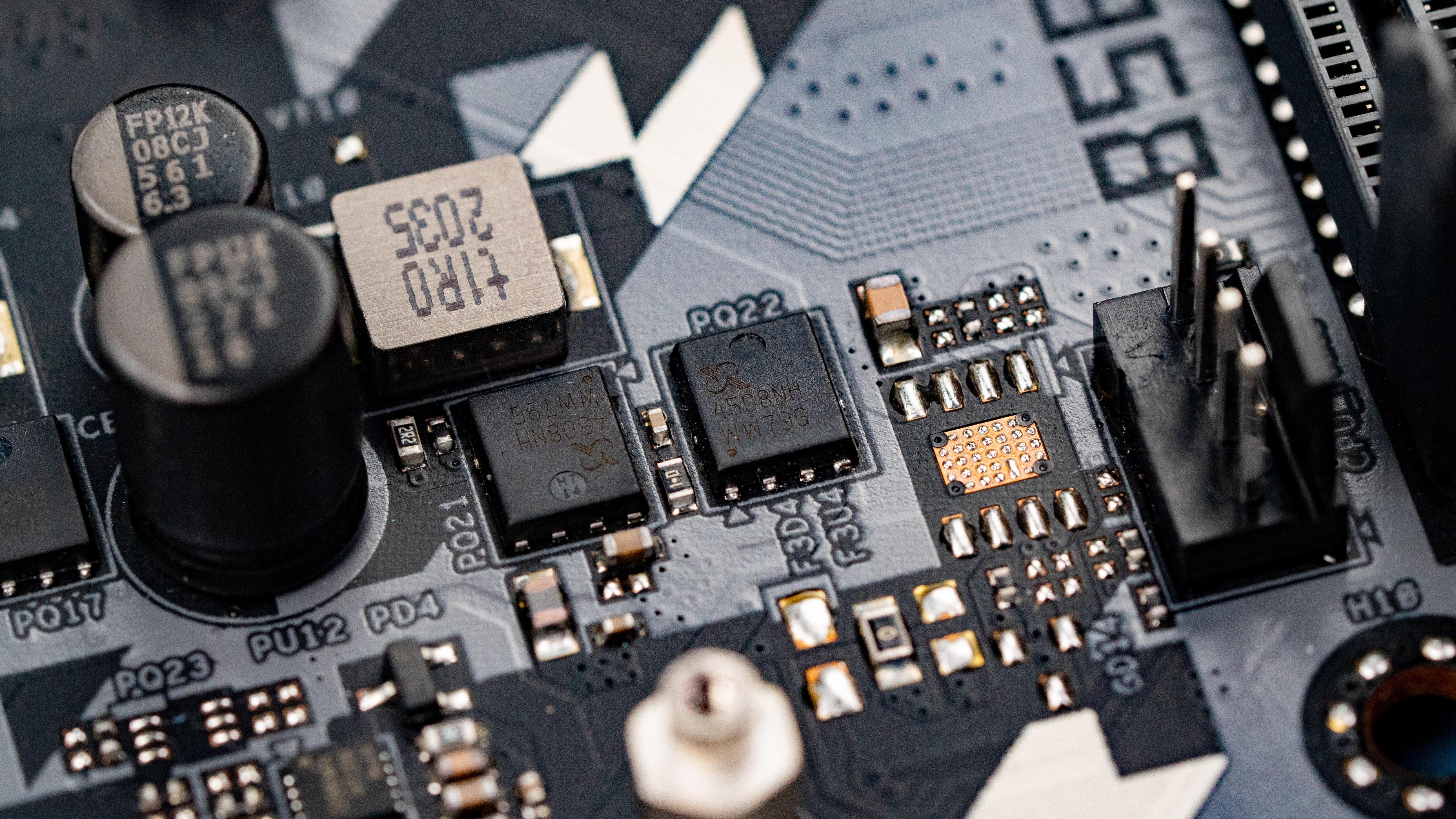 华擎b560m钢铁传奇评测,钢铁是怎样炼成的1957