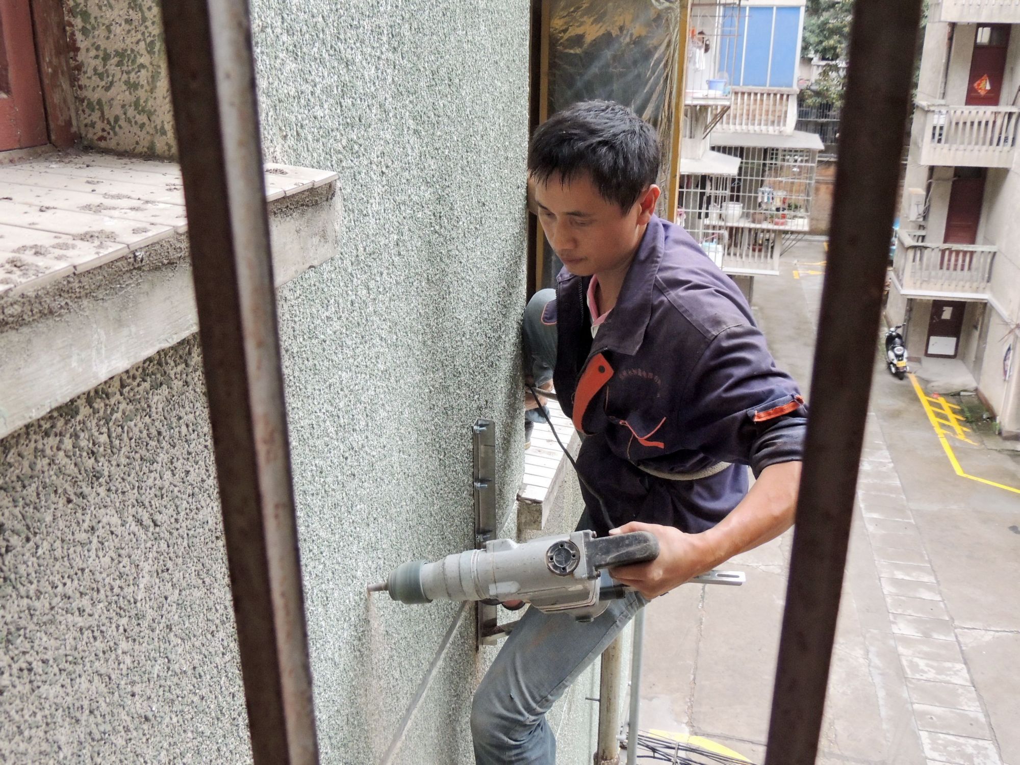 搬家一般要放多少钱,搬家要交哪些费用和用具