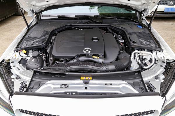 奔驰c200点评,奔驰c200内饰后座图片