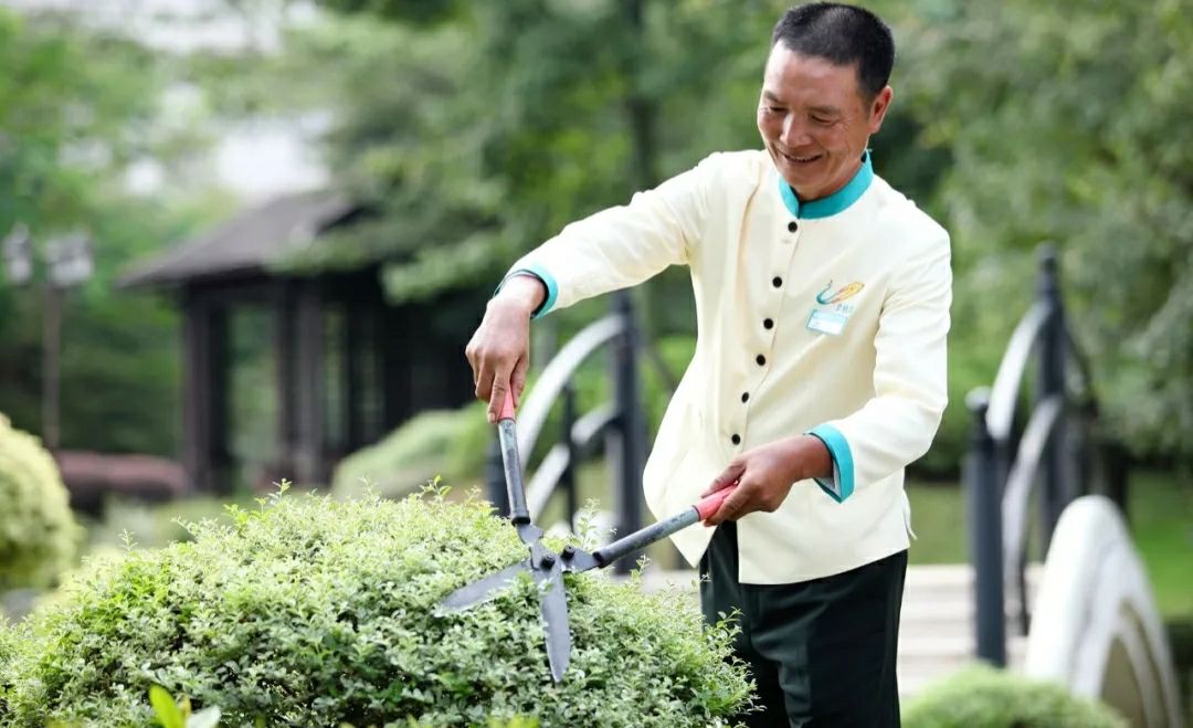 暖心物业贴心服务让生活更有温度,用心服务用爱守护物业