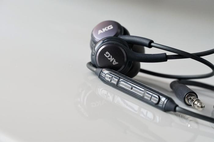 是菜鸡还是战斗机?揭秘在中国爆卖的百元级耳塞们的真面目!